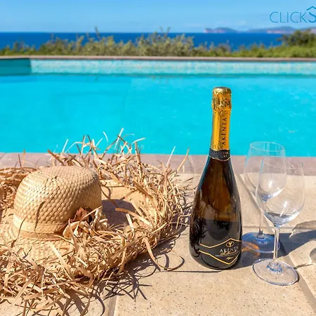 Willa Joie De Vivre Vista Mare Con Piscina A Sfioro Per 6 Persone *