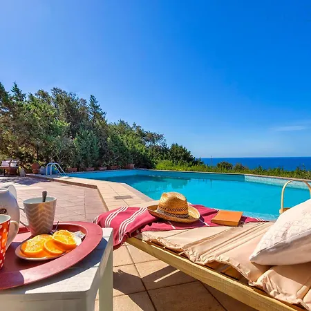 Villa Joie De Vivre Vista Mare Con Piscina A Sfioro Per 6 Persone