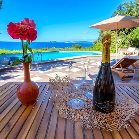Joie De Vivre Vista Mare Con Piscina A Sfioro Per 6 Persone * Alghero