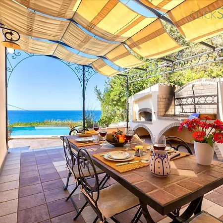 Villa Joie De Vivre Vista Mare Con Piscina A Sfioro Per 6 Persone *