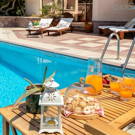 Joie De Vivre Vista Mare Con Piscina A Sfioro Per 6 Persone Villa