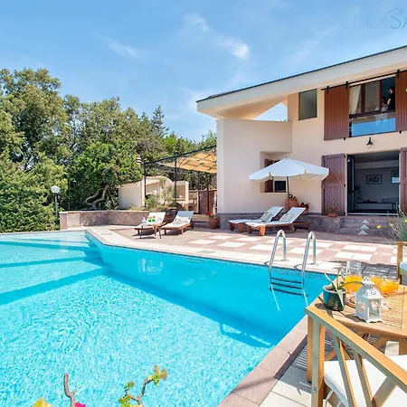 Joie De Vivre Vista Mare Con Piscina A Sfioro Per 6 Persone Villa *