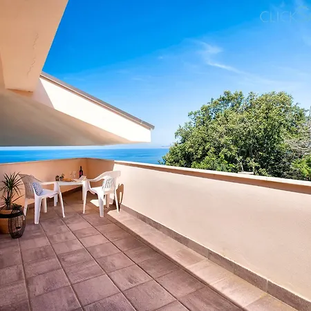 Joie De Vivre Vista Mare Con Piscina A Sfioro Per 6 Persone *