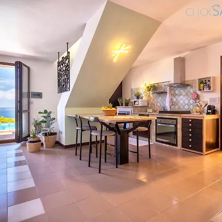 Joie De Vivre Vista Mare Con Piscina A Sfioro Per 6 Persone