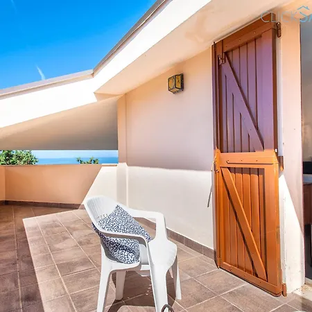 Villa Joie De Vivre Vista Mare Con Piscina A Sfioro Per 6 Persone *