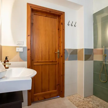 Joie De Vivre Vista Mare Con Piscina A Sfioro Per 6 Persone Villa