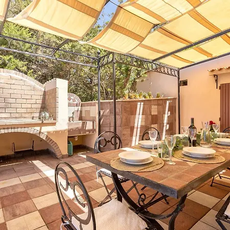 Joie De Vivre Vista Mare Con Piscina A Sfioro Per 6 Persone *