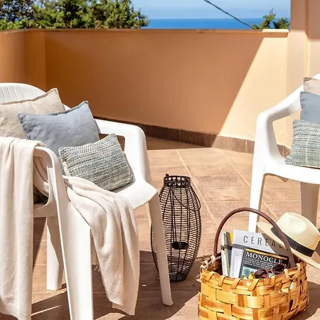 Joie De Vivre Vista Mare Con Piscina A Sfioro Per 6 Persone
