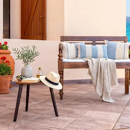 Joie De Vivre Vista Mare Con Piscina A Sfioro Per 6 Persone Villa
