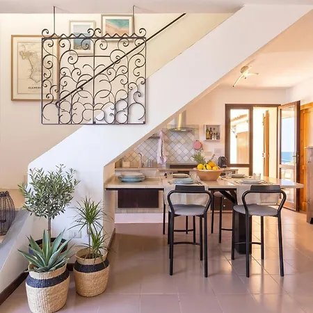 Villa Joie De Vivre Vista Mare Con Piscina A Sfioro Per 6 Persone Alghero