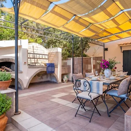 Joie De Vivre Vista Mare Con Piscina A Sfioro Per 6 Persone *