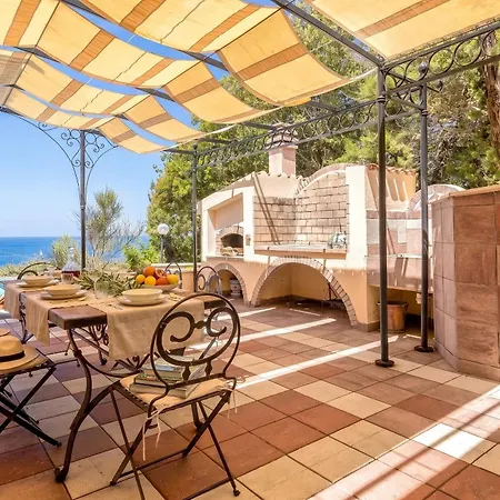 Villa Joie De Vivre Vista Mare Con Piscina A Sfioro Per 6 Persone *