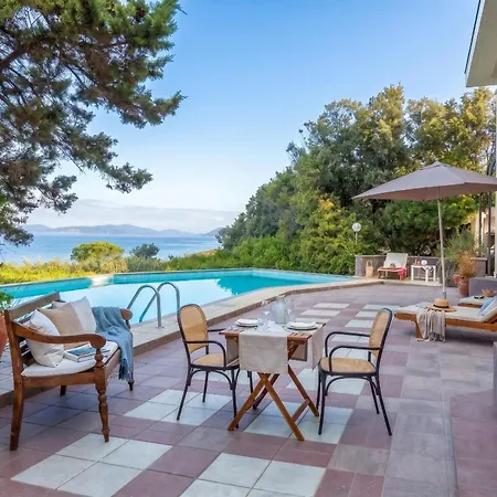 Joie De Vivre Vista Mare Con Piscina A Sfioro Per 6 Persone *